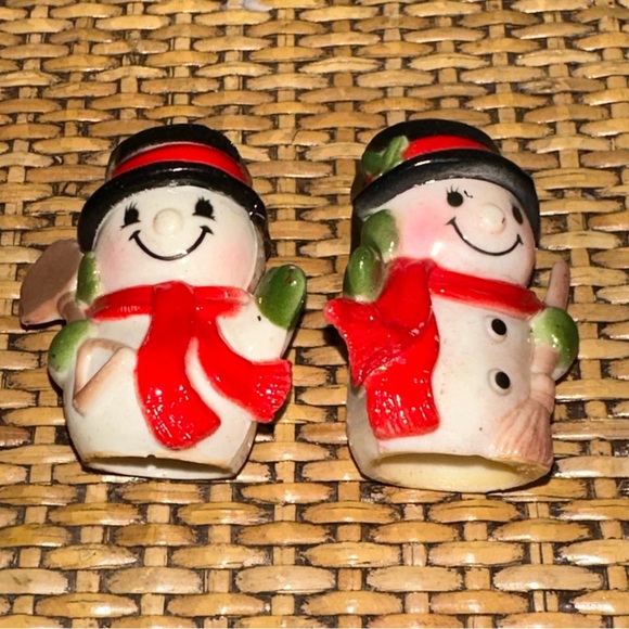 Vintage 1.5” Miniature Snowman Plastic Christmas Decor Broom Shovel Collectables - Picture 6 of 9